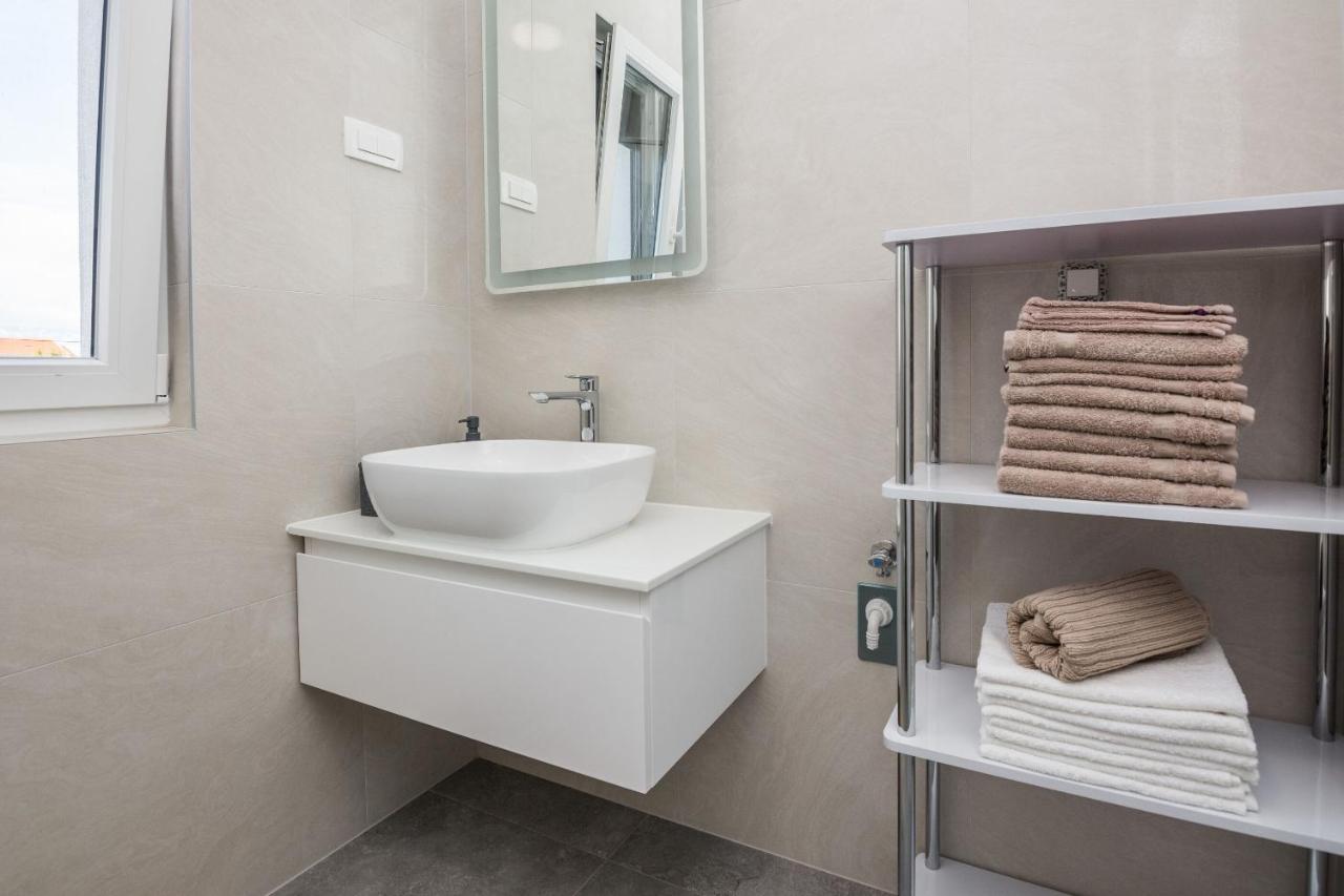 Apartment Spanic 1 Vir Zewnętrze zdjęcie